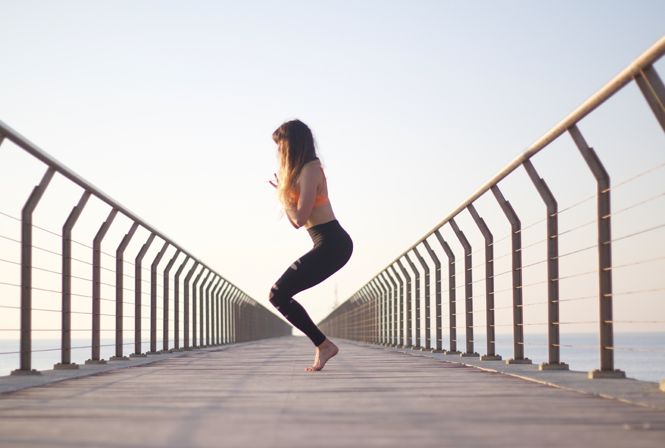 Beneficios de las posturas invertidas en la práctica de yoga